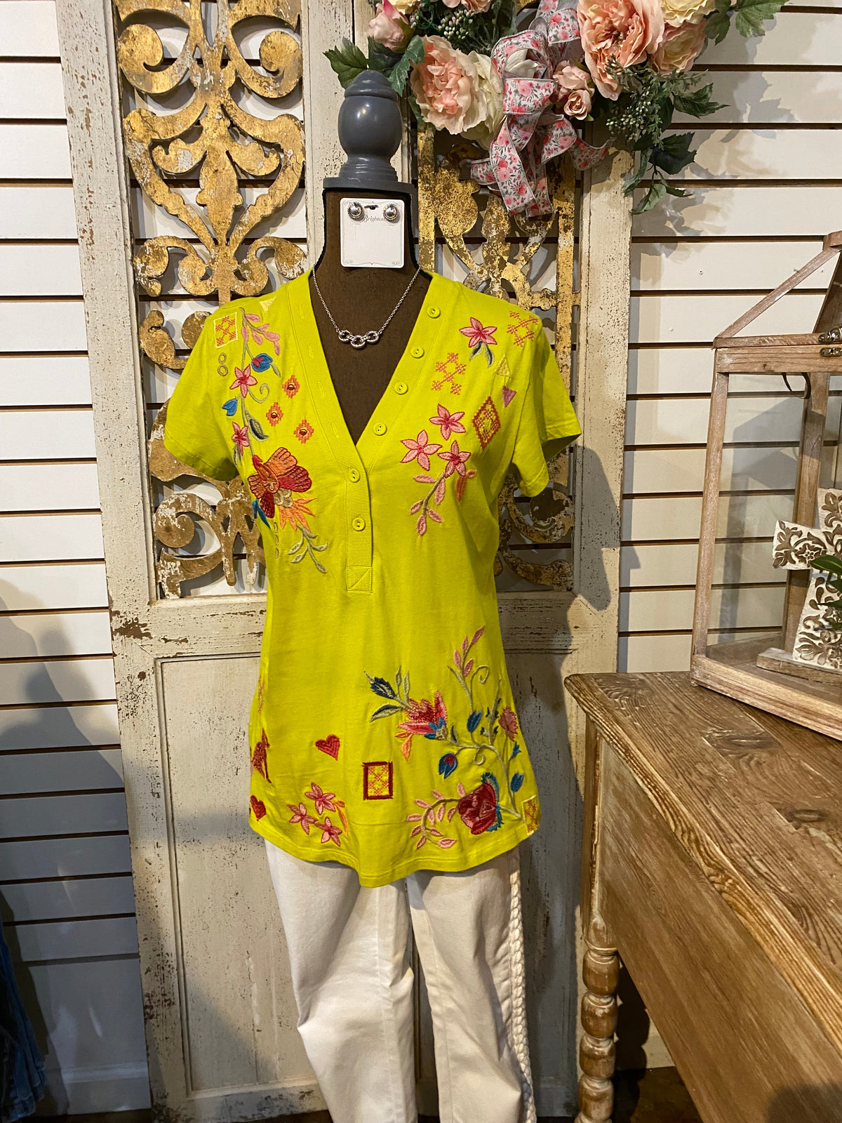 Button neck tee- Georgia