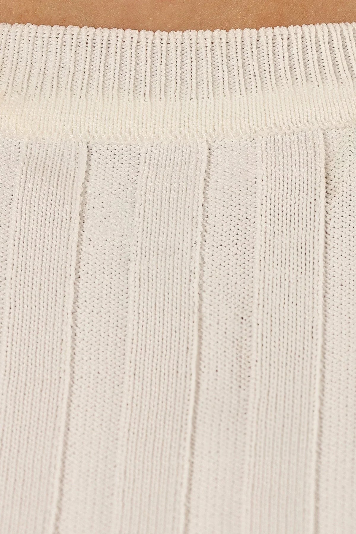 Aneesa Wide Rib Knit Top - White