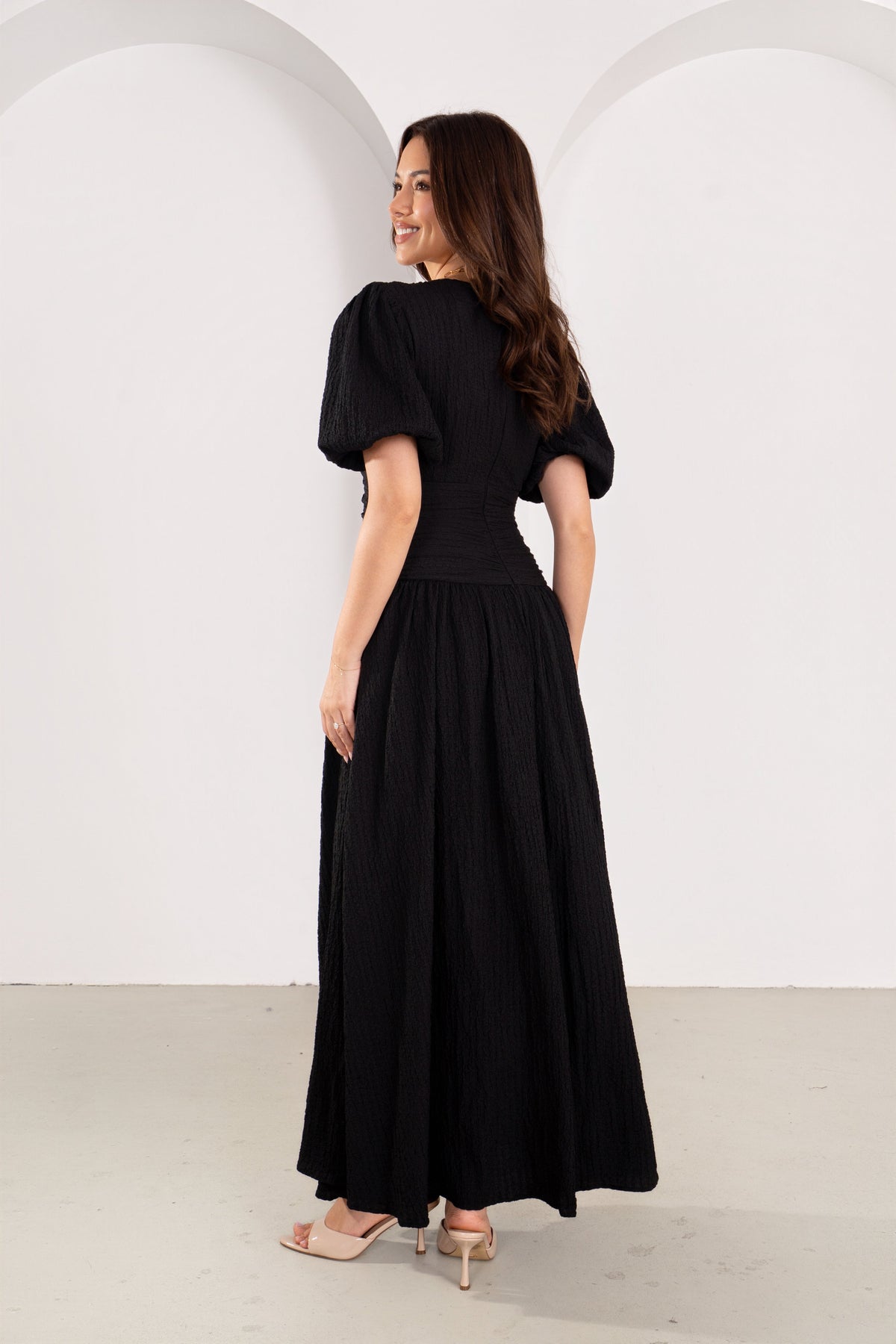 Paleris V-Neck Maxi Dress with Puff Sleeves