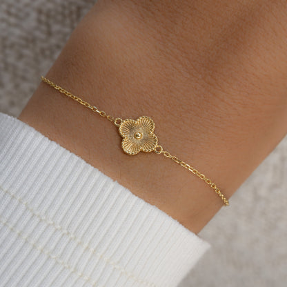 Dahlia Single Four Leaf Clover Bracelet